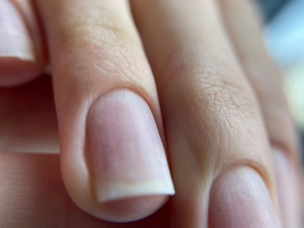 Пилочный маникюр (без покрытия, без снятия)